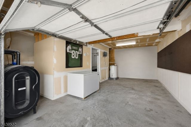 14 Bettino Dr, Ogdensburg Boro, NJ 07439