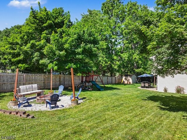 14 Bettino Dr, Ogdensburg Boro, NJ 07439