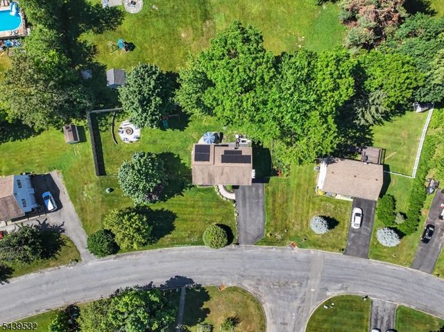 14 Bettino Dr, Ogdensburg Boro, NJ 07439