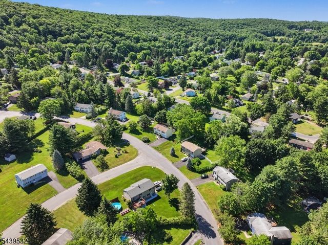 14 Bettino Dr, Ogdensburg Boro, NJ 07439