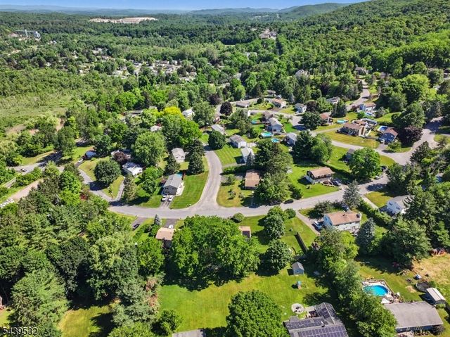 14 Bettino Dr, Ogdensburg Boro, NJ 07439