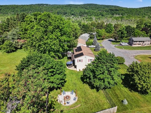 14 Bettino Dr, Ogdensburg Boro, NJ 07439