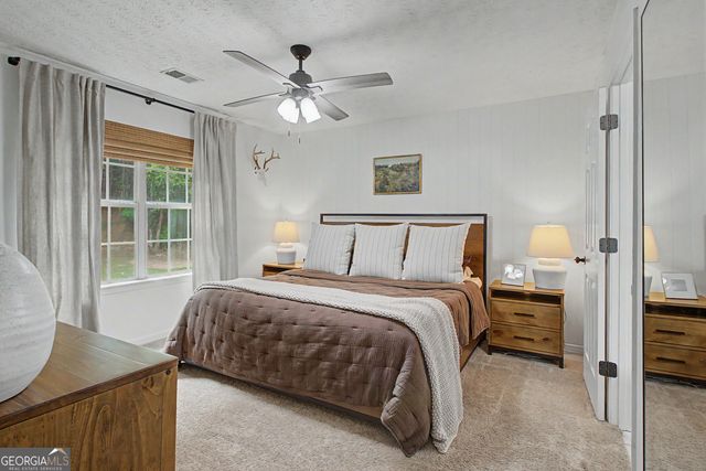 185 Creekside Drive, Grantville, GA 30220