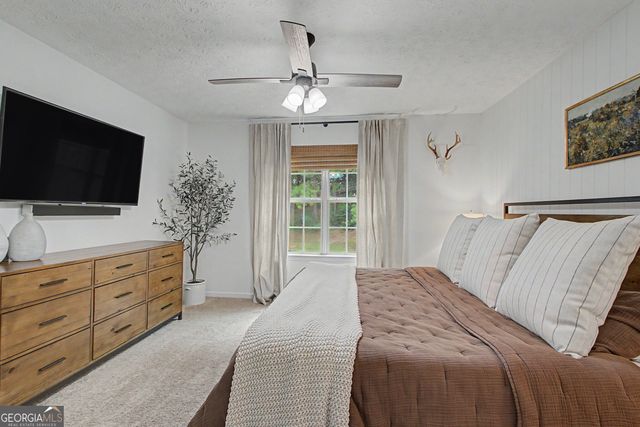 185 Creekside Drive, Grantville, GA 30220