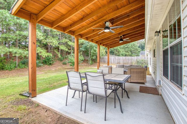 185 Creekside Drive, Grantville, GA 30220