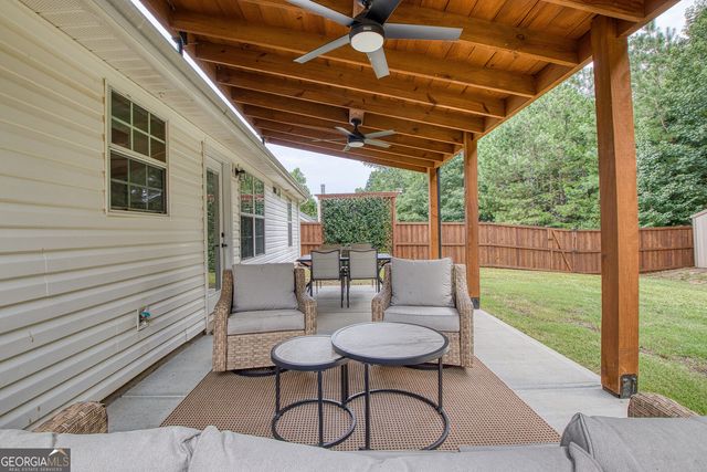 185 Creekside Drive, Grantville, GA 30220
