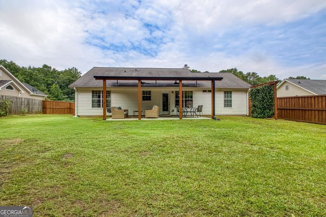 185 Creekside Drive, Grantville, GA 30220