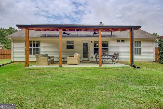 185 Creekside Drive, Grantville, GA 30220