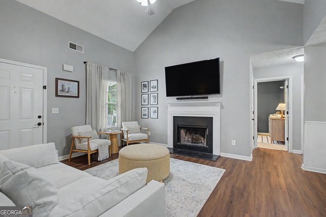 185 Creekside Drive, Grantville, GA 30220