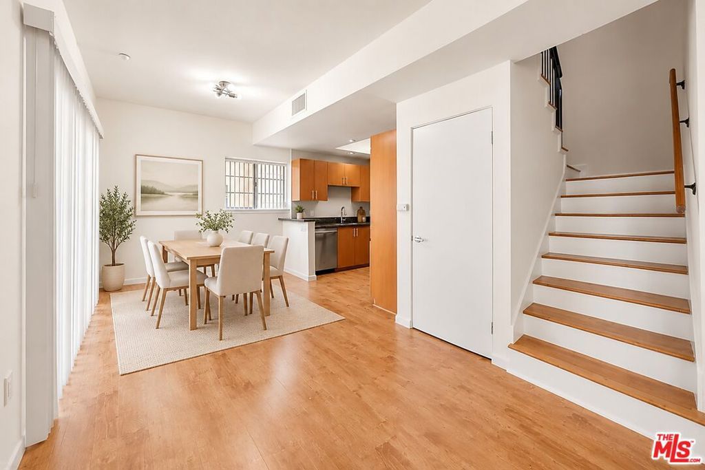 2864 Sunset Place 201, Los Angeles, CA 90005 — photo 5