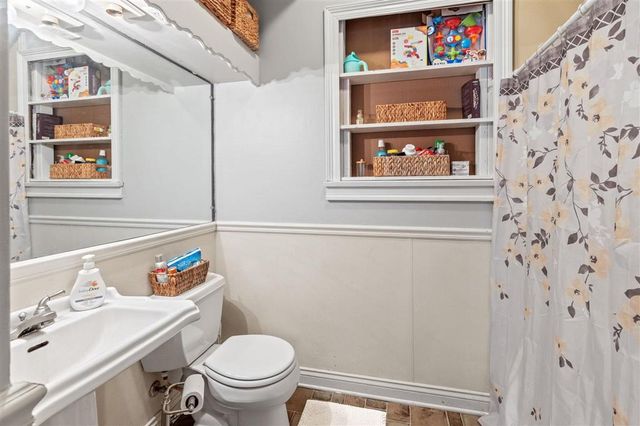 523 E Nezpique Street, Jennings, LA 70546