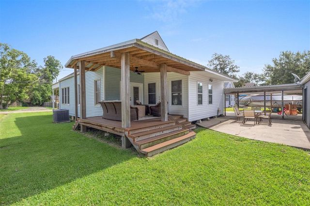 523 E Nezpique Street, Jennings, LA 70546