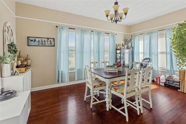 523 E Nezpique Street, Jennings, LA 70546