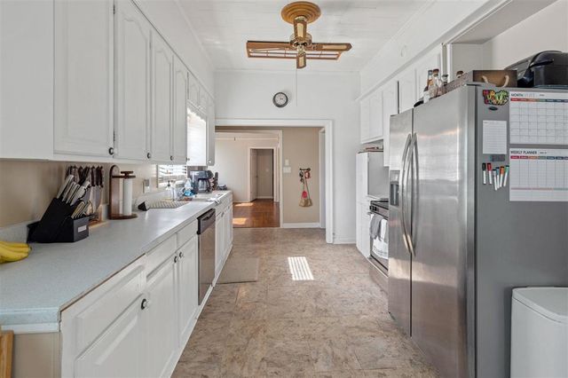 523 E Nezpique Street, Jennings, LA 70546