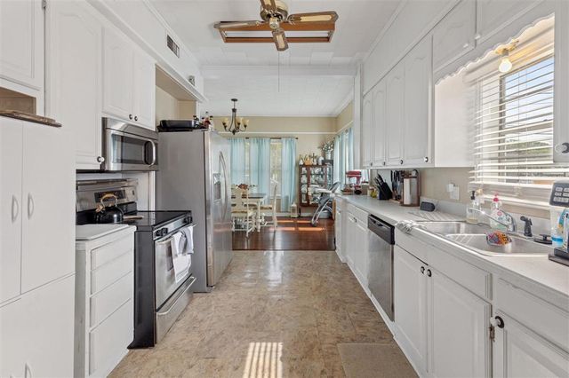 523 E Nezpique Street, Jennings, LA 70546