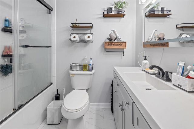 523 E Nezpique Street, Jennings, LA 70546