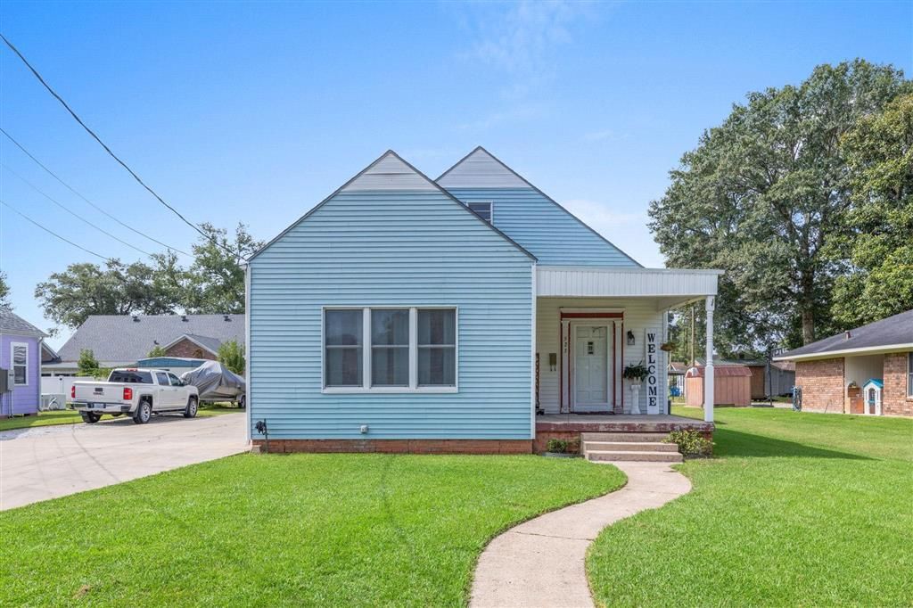 523 E Nezpique Street, Jennings, LA 70546