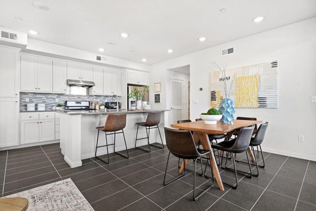 2011 Mahuron Circle, San Jose, CA 95133