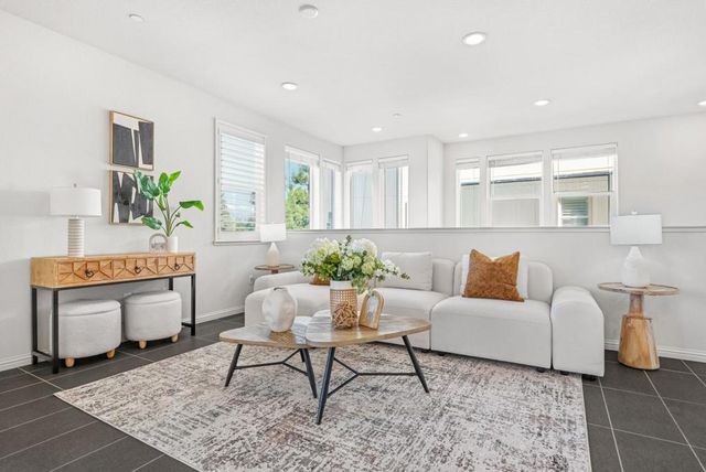 2011 Mahuron Circle, San Jose, CA 95133