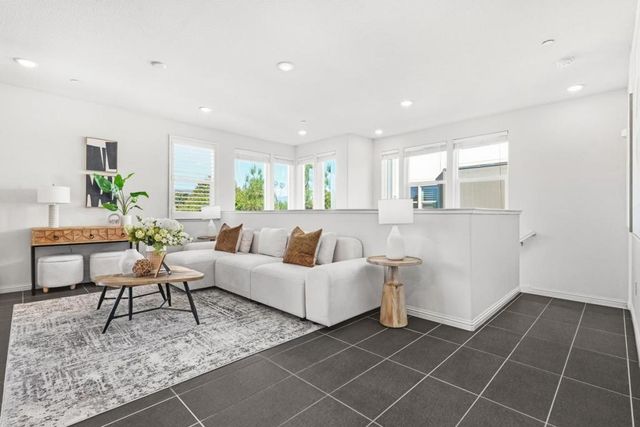 2011 Mahuron Circle, San Jose, CA 95133