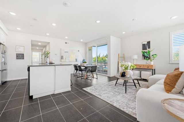 2011 Mahuron Circle, San Jose, CA 95133