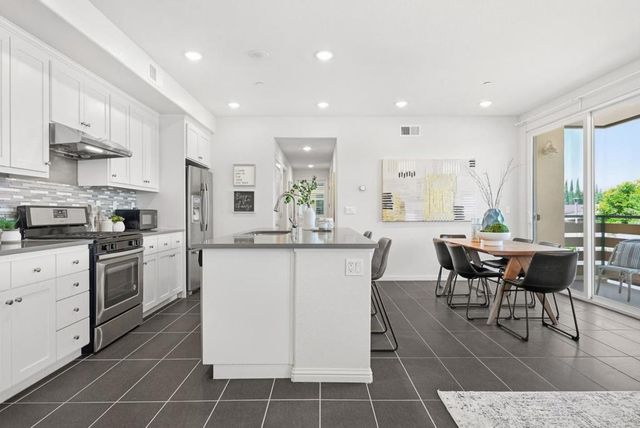 2011 Mahuron Circle, San Jose, CA 95133