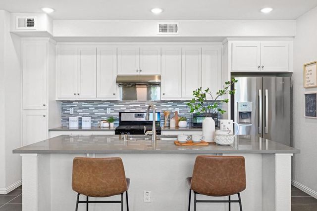 2011 Mahuron Circle, San Jose, CA 95133