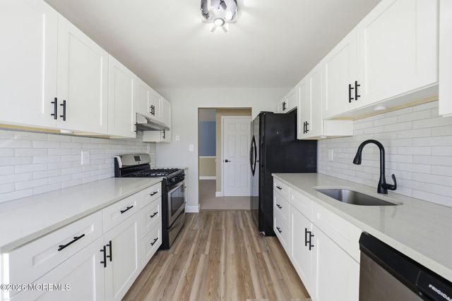 84 Briarwood Court, Howell, NJ 07731