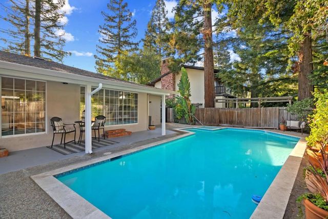 551 Sequoia Avenue, Redwood City, CA 94061