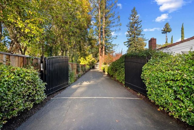 551 Sequoia Avenue, Redwood City, CA 94061