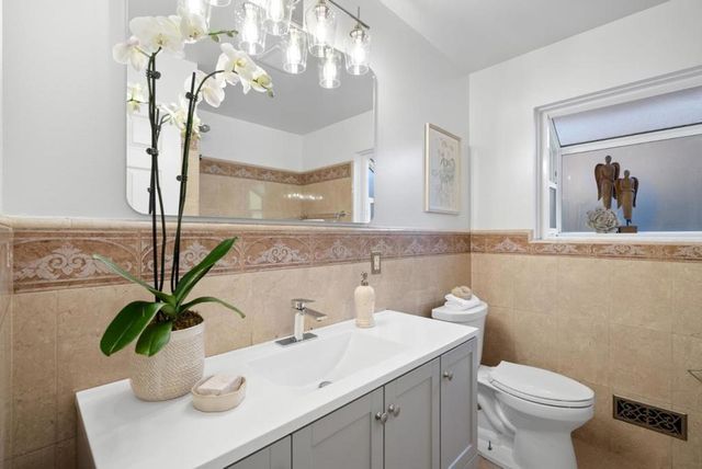 551 Sequoia Avenue, Redwood City, CA 94061