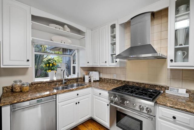 551 Sequoia Avenue, Redwood City, CA 94061