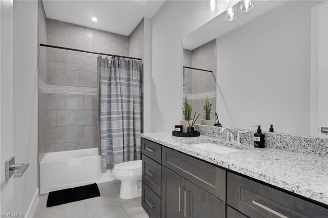 1107 NW 13th ST, Cape Coral, FL 33993