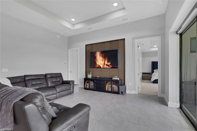 1107 NW 13th ST, Cape Coral, FL 33993