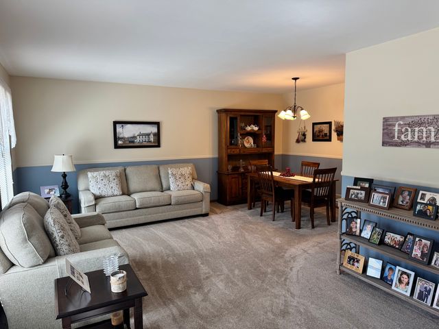 1900 Powder River Path, Elgin, IL 60123