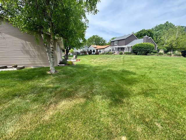 1900 Powder River Path, Elgin, IL 60123