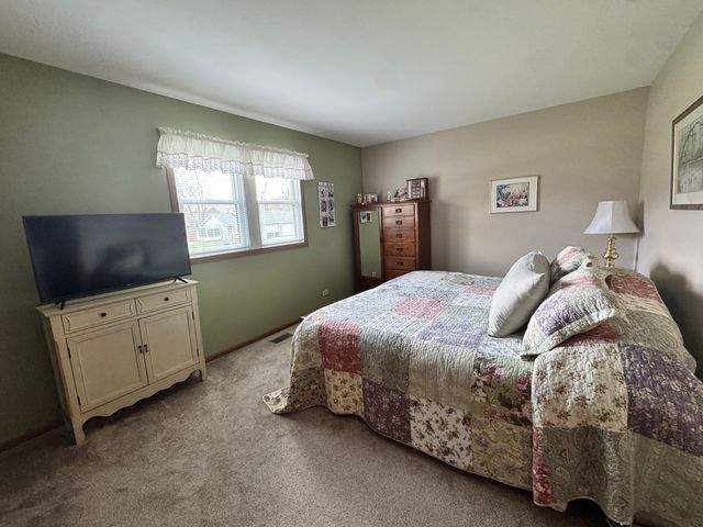 1900 Powder River Path, Elgin, IL 60123