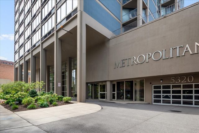5320 N SHERIDAN Road 1902, Chicago, IL 60640