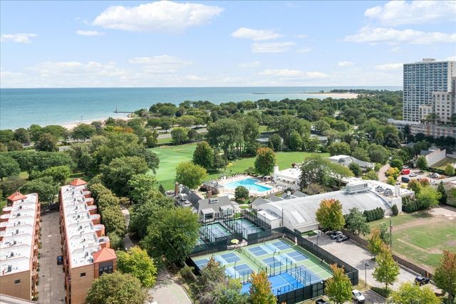 5320 N SHERIDAN Road 1902, Chicago, IL 60640