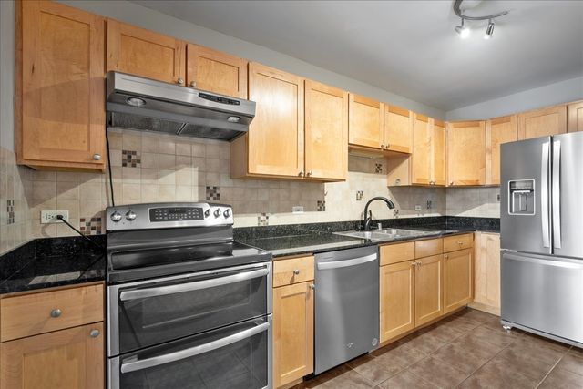 5320 N SHERIDAN Road 1902, Chicago, IL 60640