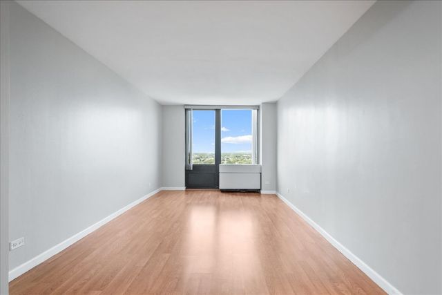 5320 N SHERIDAN Road 1902, Chicago, IL 60640