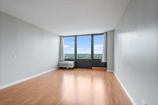 5320 N SHERIDAN Road 1902, Chicago, IL 60640