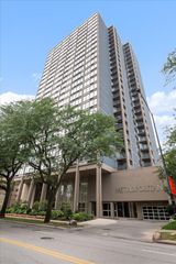 5320 N SHERIDAN Road 1902, Chicago, IL 60640
