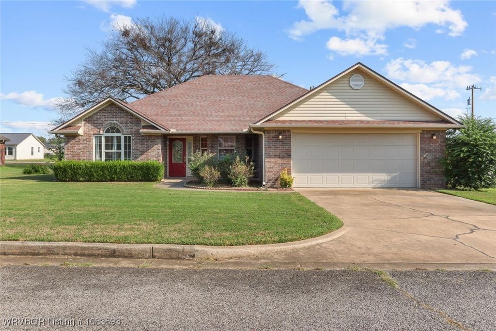 108 W Dora Lane, Poteau, OK 74953