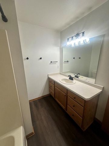 1133 Ellys WAY, Slinger, WI 53086