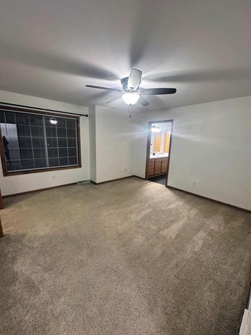 1133 Ellys WAY, Slinger, WI 53086