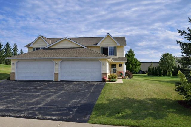 1133 Ellys WAY, Slinger, WI 53086