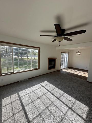 1133 Ellys WAY, Slinger, WI 53086