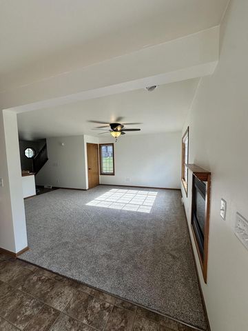 1133 Ellys WAY, Slinger, WI 53086