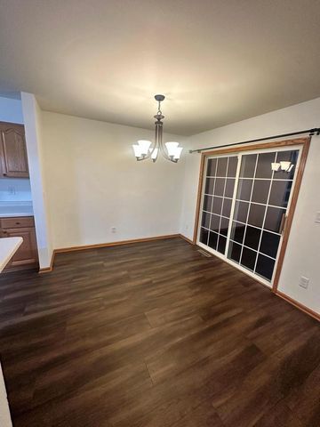 1133 Ellys WAY, Slinger, WI 53086
